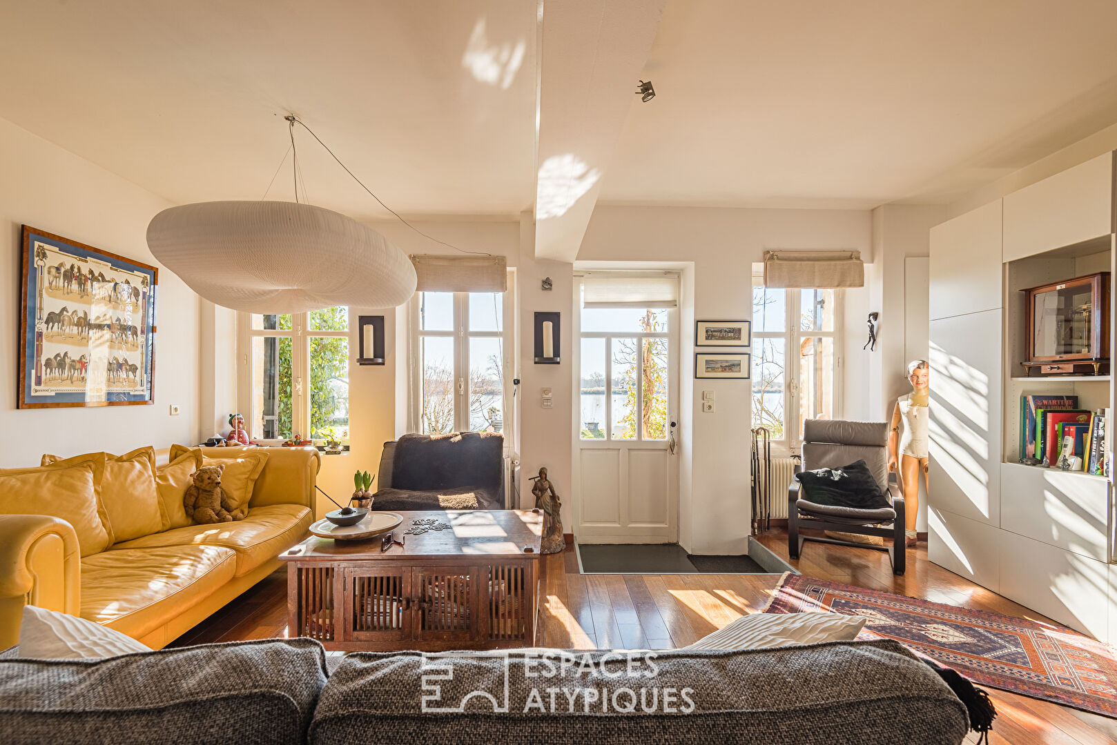 House with Ile de Ré decoration and view of the Garonne