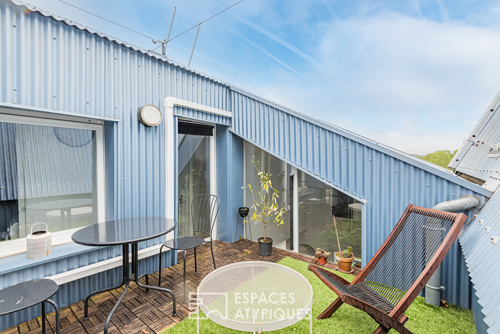 Character duplex on the top floor with terraces