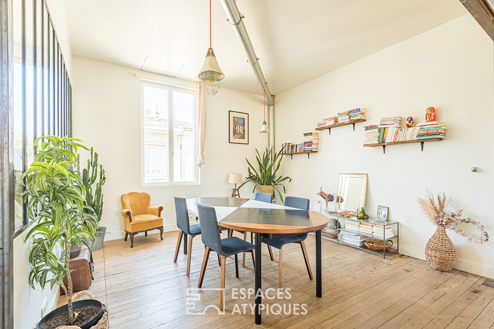 The bohemian Judaica with its terrace