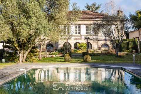 Magnificent charterhouse in the heart of a park with swimming pool