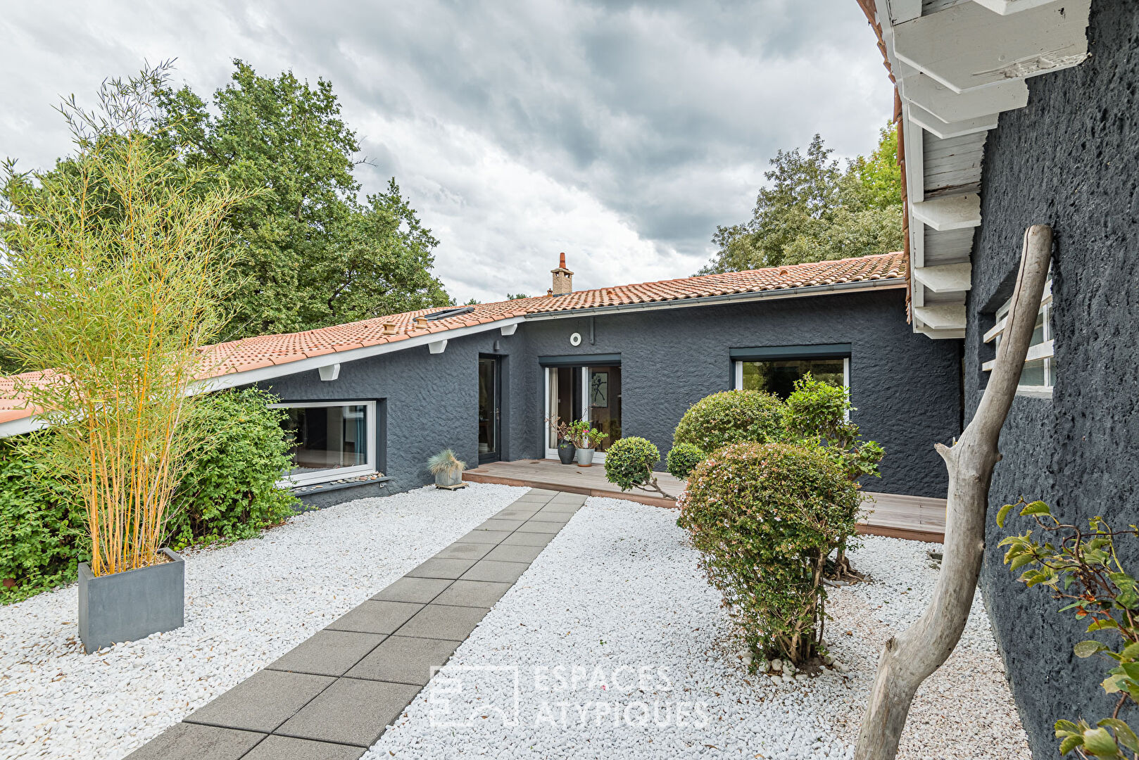 Renovated house in a bucolic setting