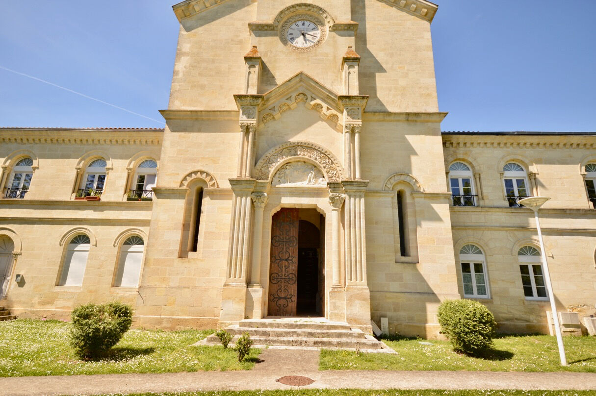 Neo-Romanesque style church to rehabilitate