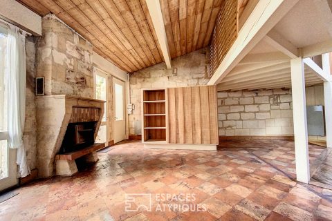 Loft ancien avec extérieur au coeur des Chartrons