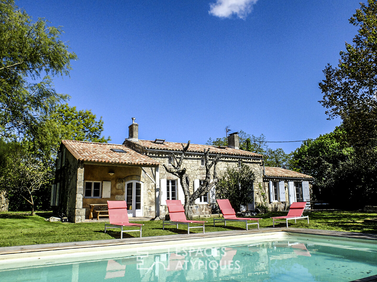 Médoc nestled in the middle of the vineyards – 140 sqm – Jau Dignac Et Loirac