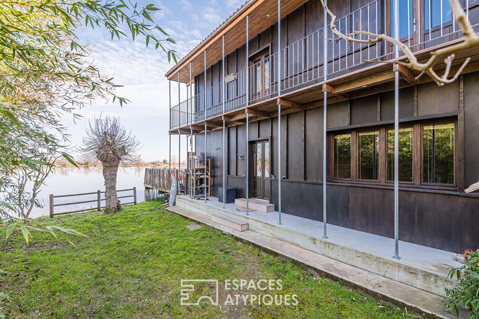 Maison neuve en bois avec vue imprenable