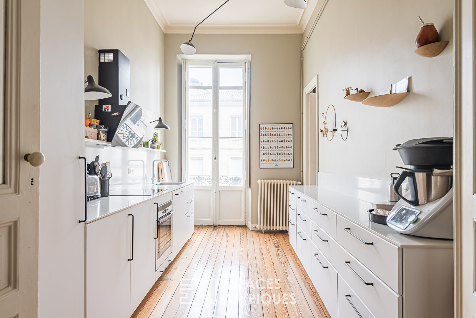 Haussmann style apartment in Les Chartrons