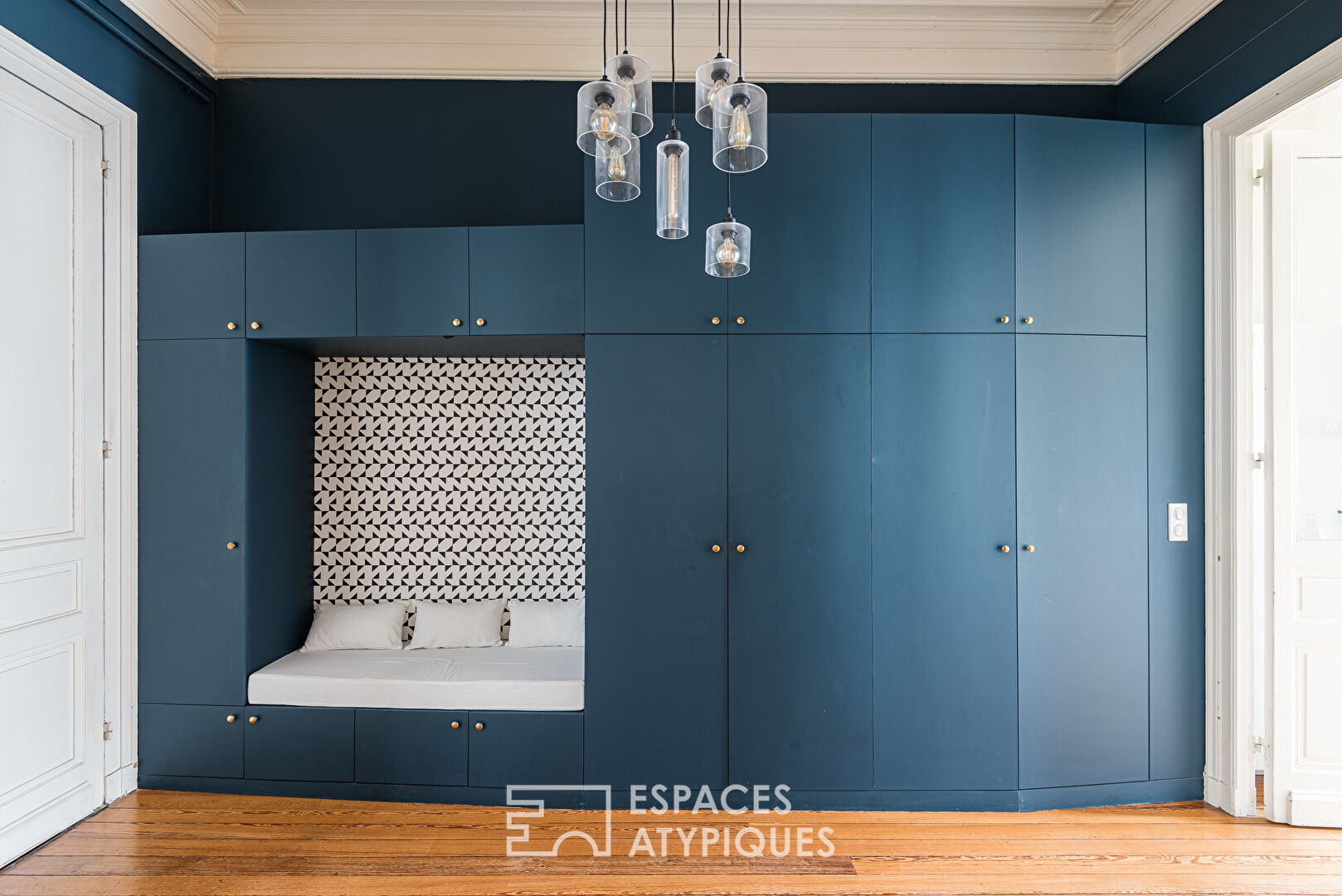 Haussmann style apartment in Les Chartrons