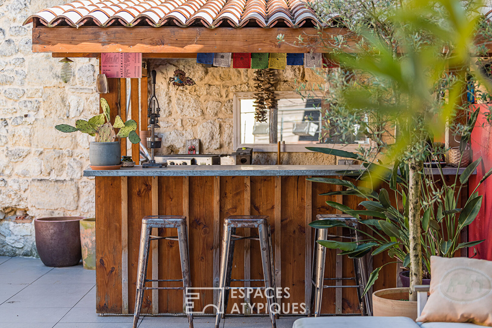 Maison en triplex avec piscine et garage