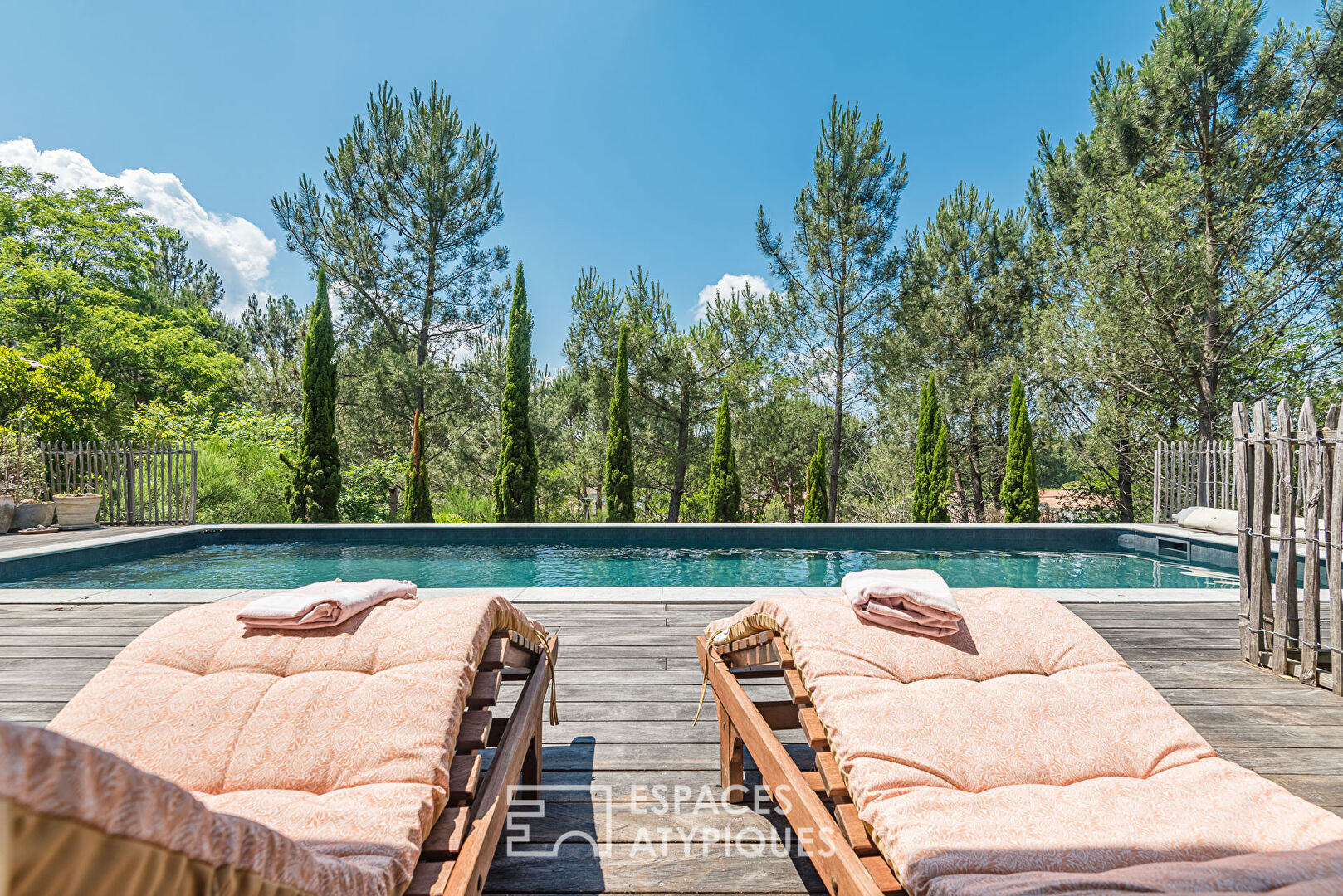 Maison d’Architecte en bois sur pilotis