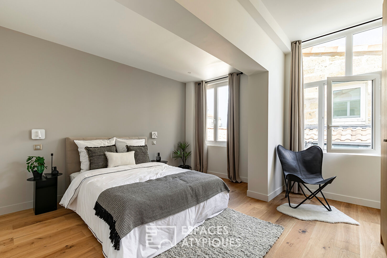 Luxury apartment with elevator, view of the Quays