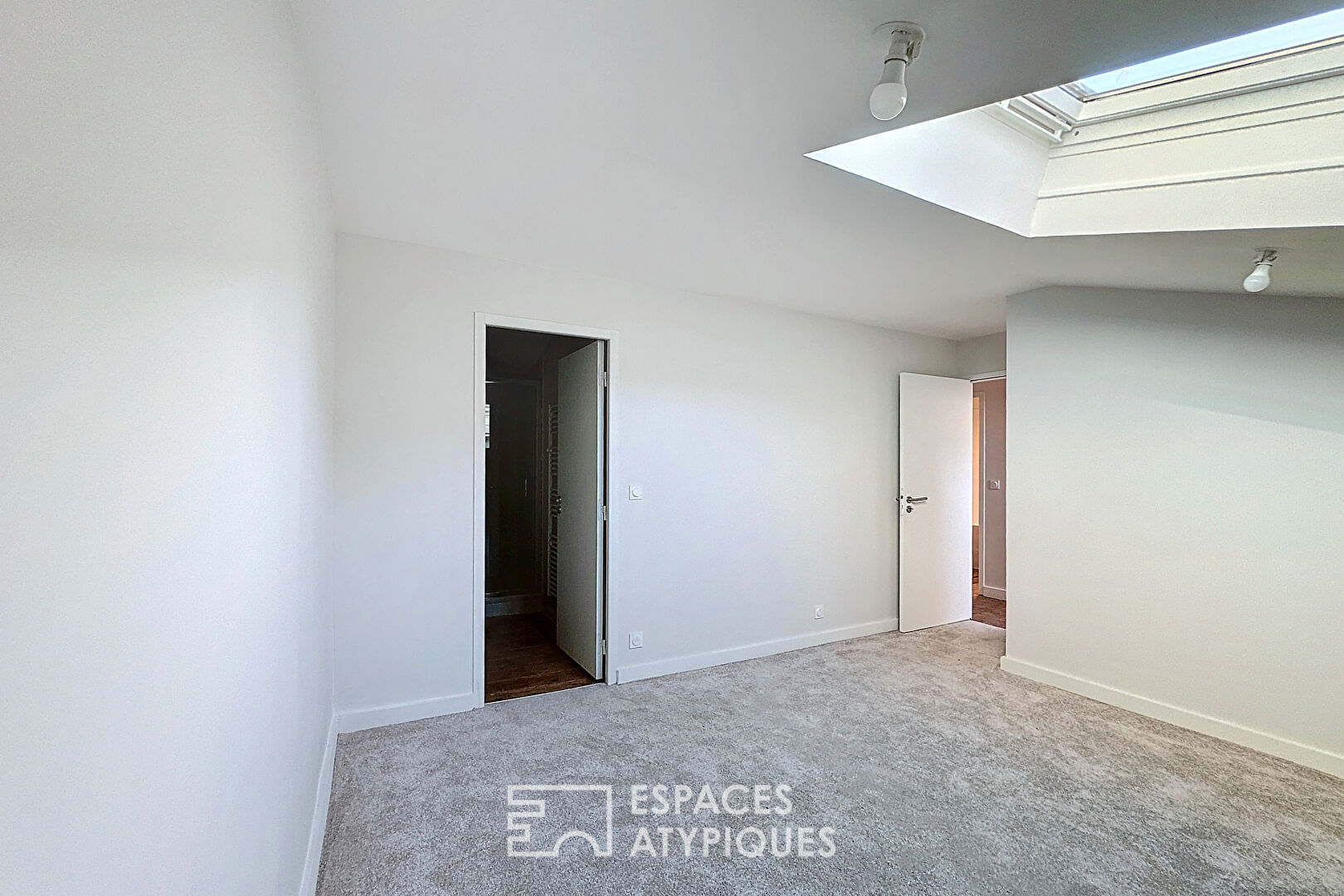 Apartment with patio in Fondaudège