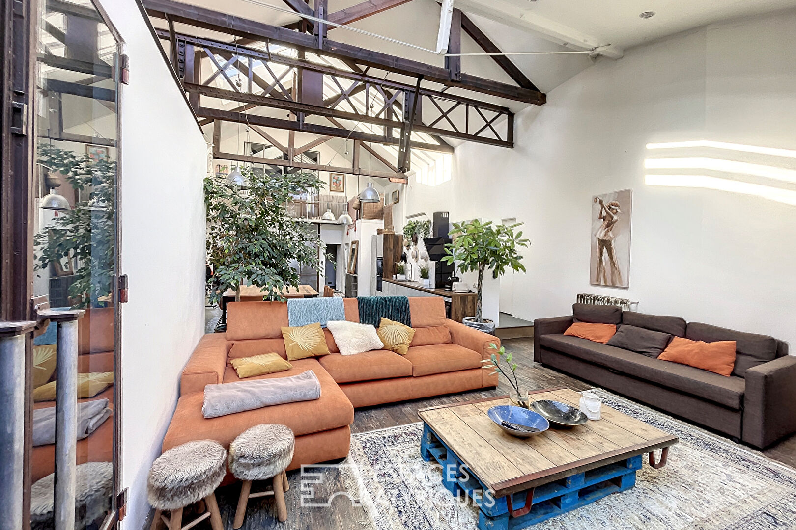 Artist’s studio transformed into a furnished Loft