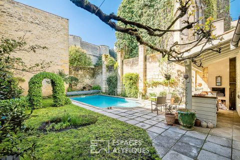 Bourgeois house with garden and swimming pool in the heart of Bordeaux