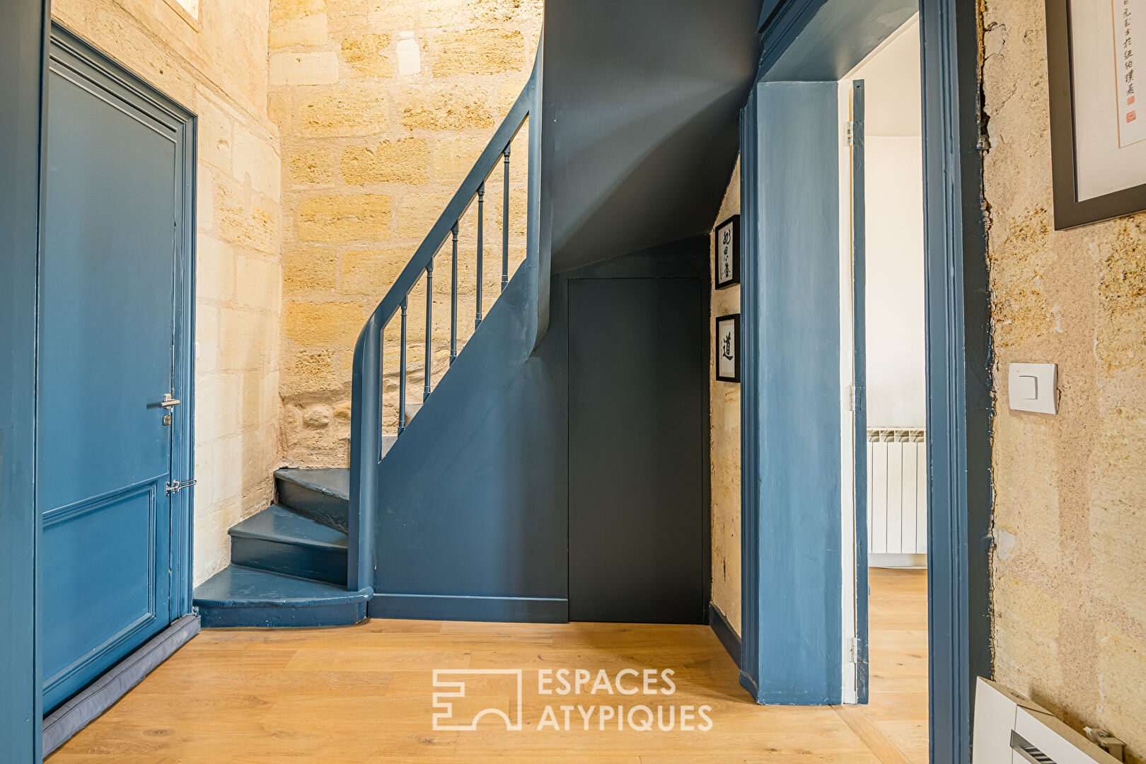 Renovated bourgeois apartment in the heart of Chartrons