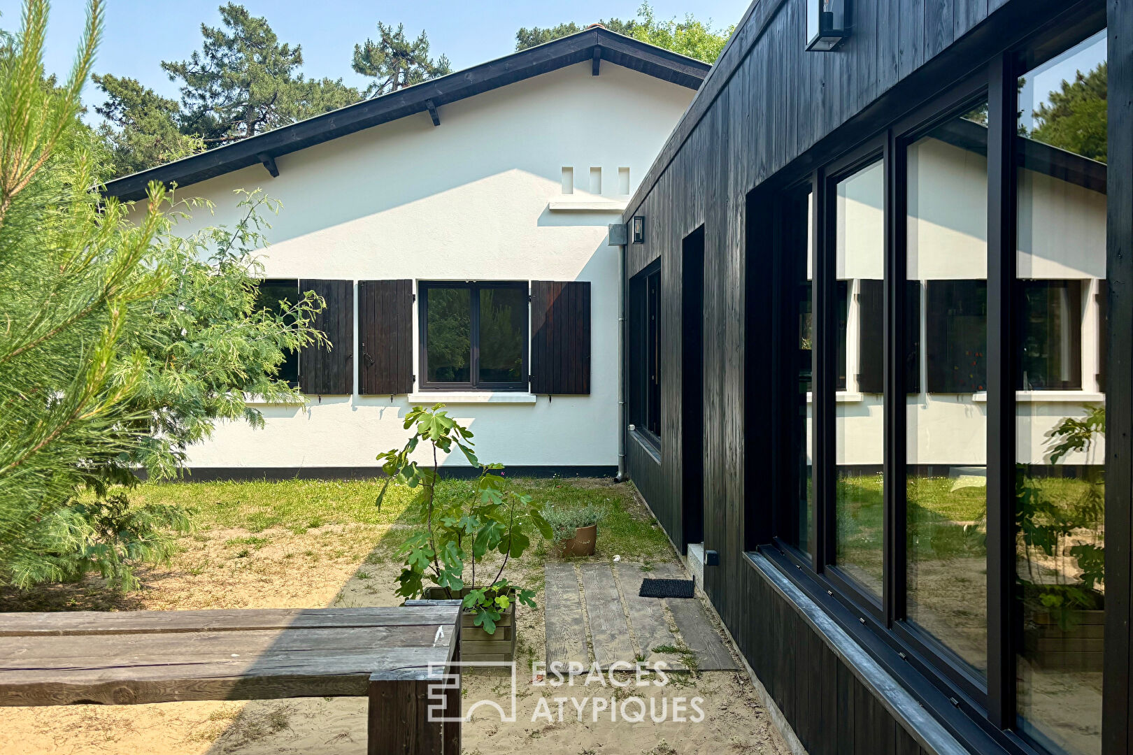 Harmonie Architecturale et Naturelle à Soulac-sur-Mer