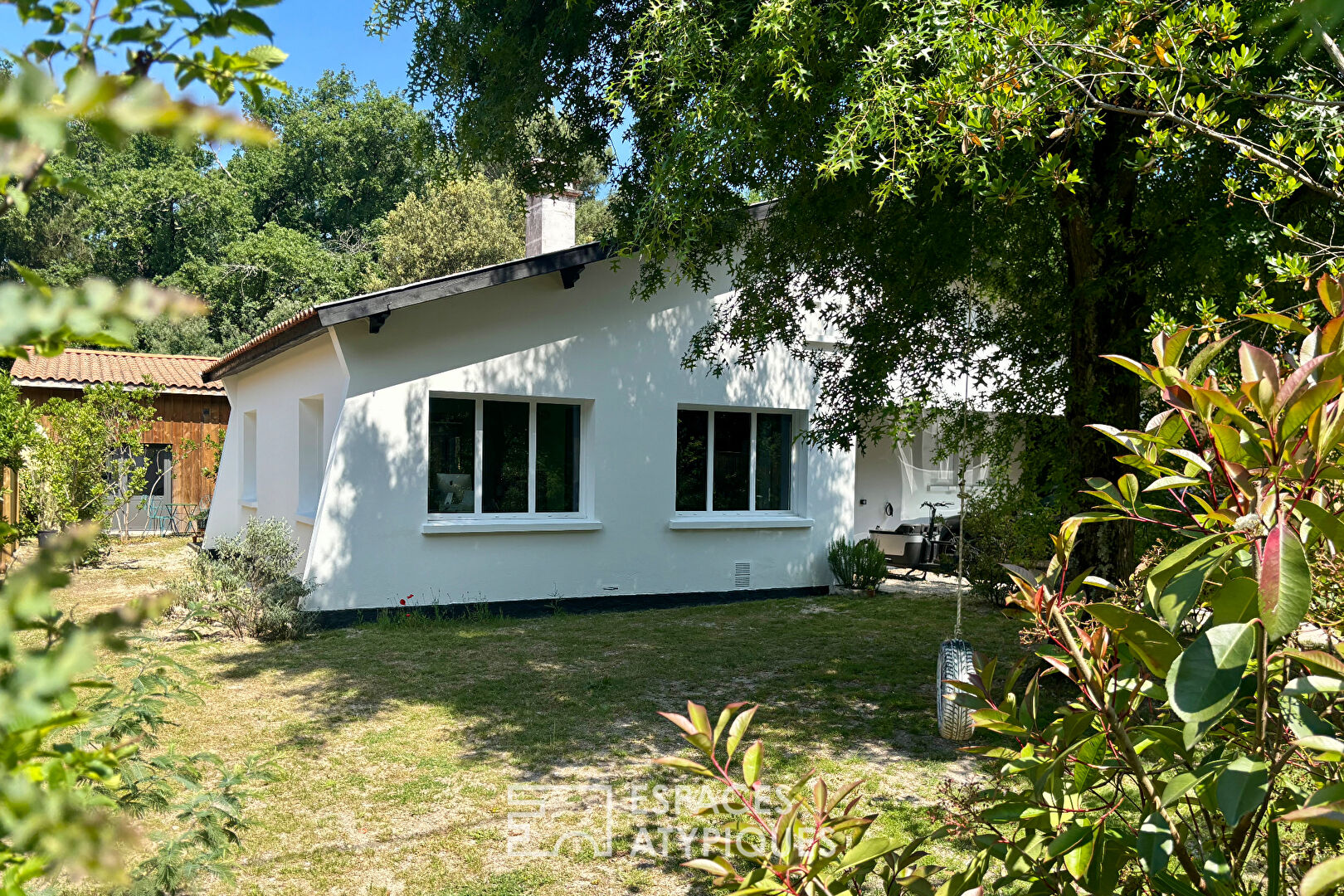 Harmonie Architecturale et Naturelle à Soulac-sur-Mer
