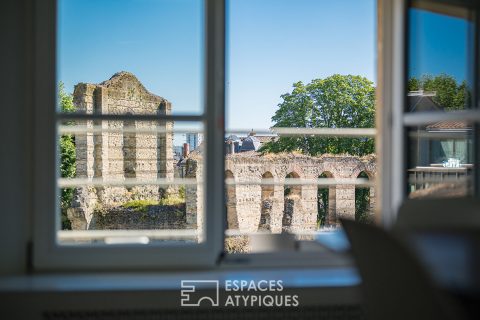 Renovated cocoon with view of the Palais Gallien