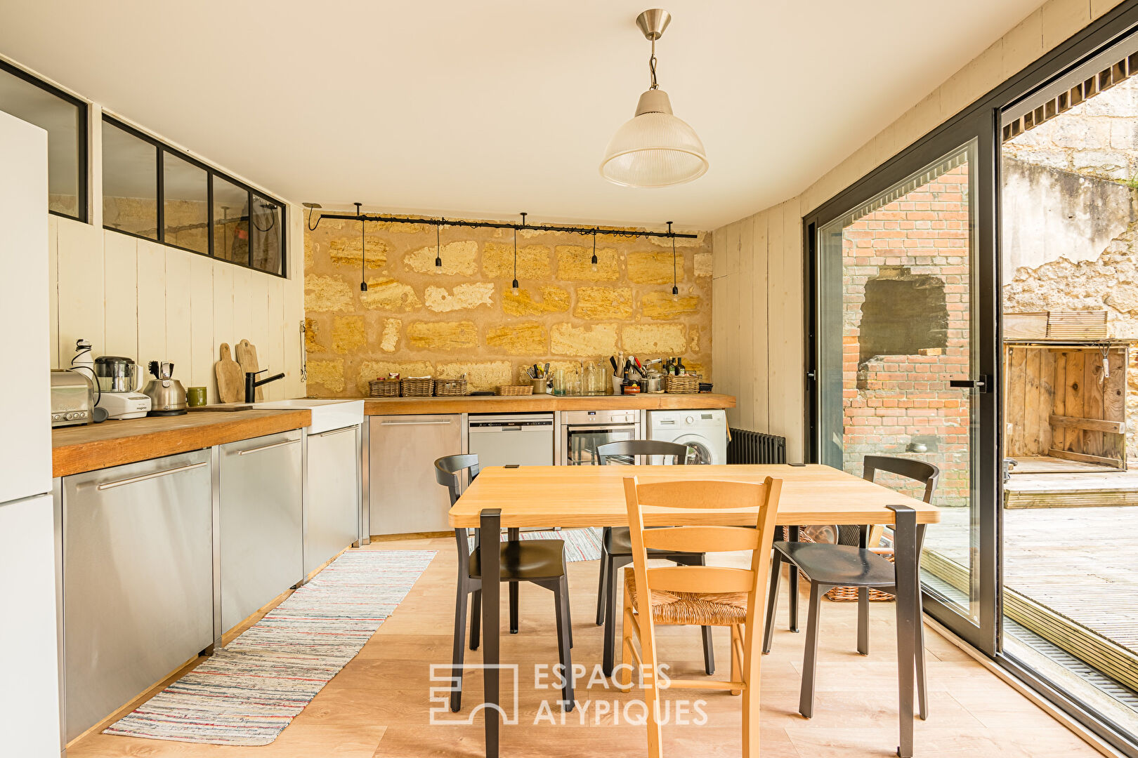 Appartement avec grand jardin et caves