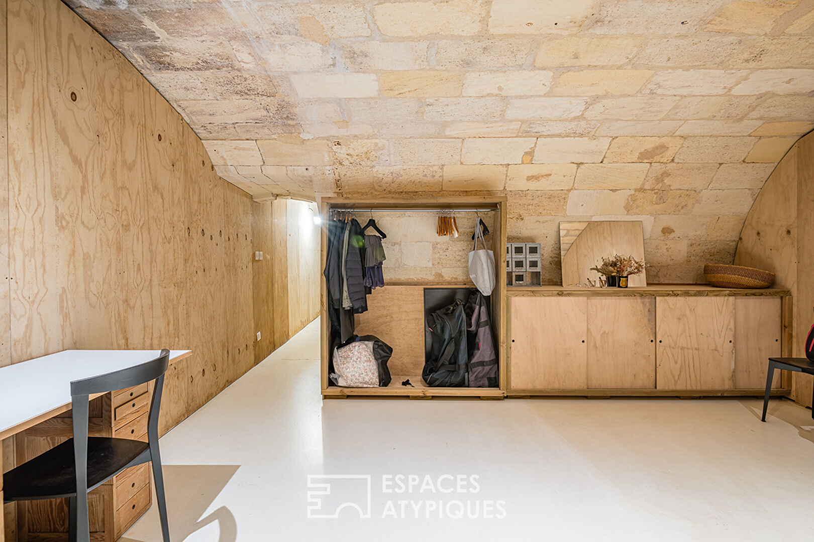 Appartement avec grand jardin et caves