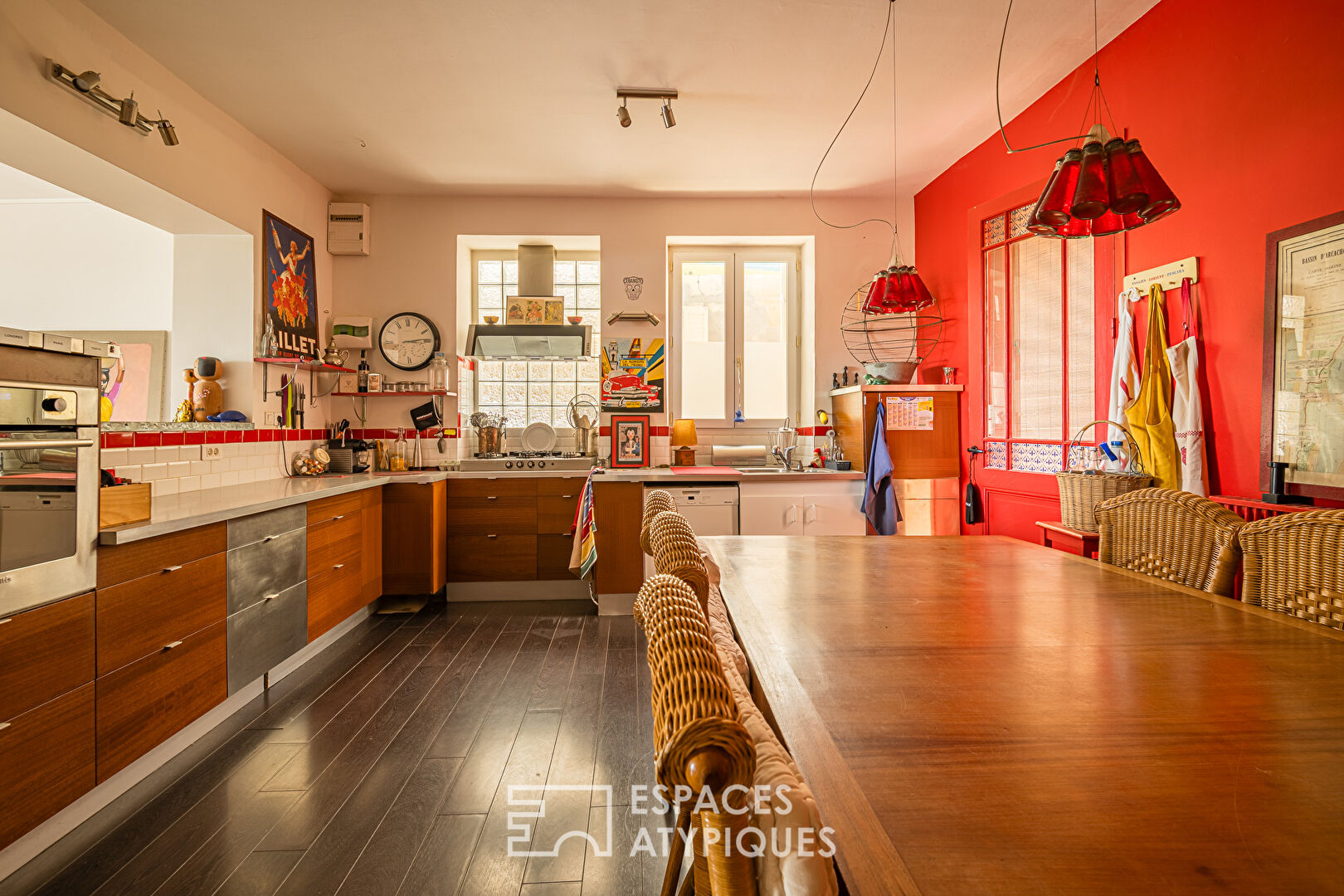 Former converted grocery store with Garonne and garden view