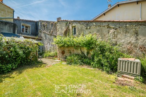 Former converted grocery store with Garonne and garden view