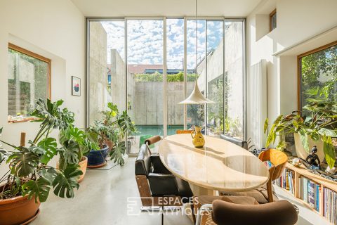 Brutalist House with Swimming Pool in Caudéran