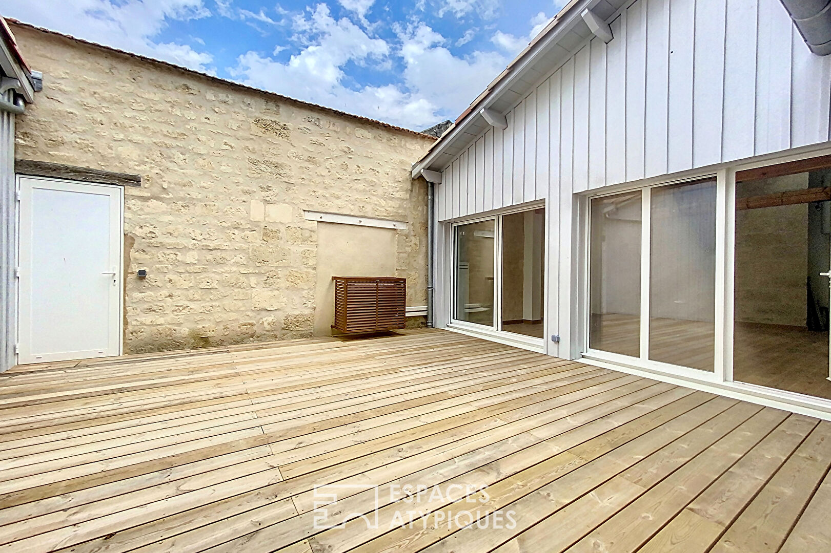 Appartement familial rénové avec terrasse au coeur des Chartrons
