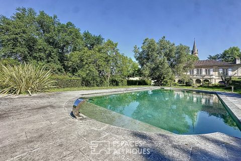 Magnifique chartreuse au coeur d’un parc avec piscine