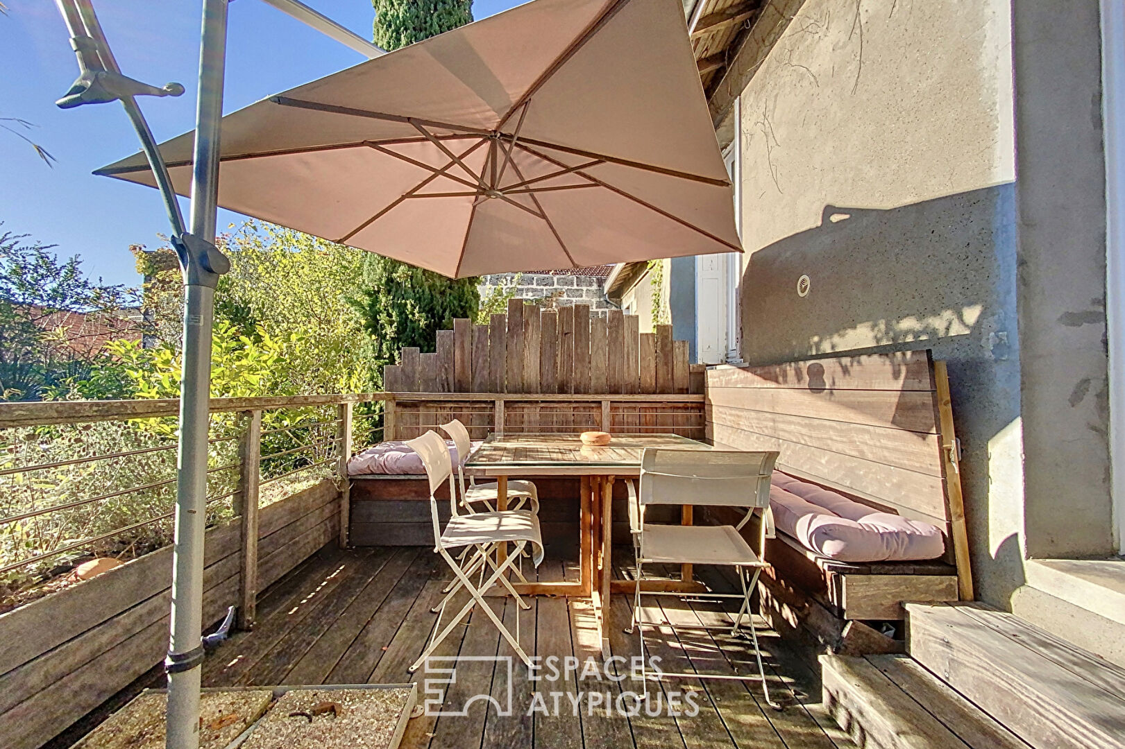 House with terrace in the Sacré Coeur district