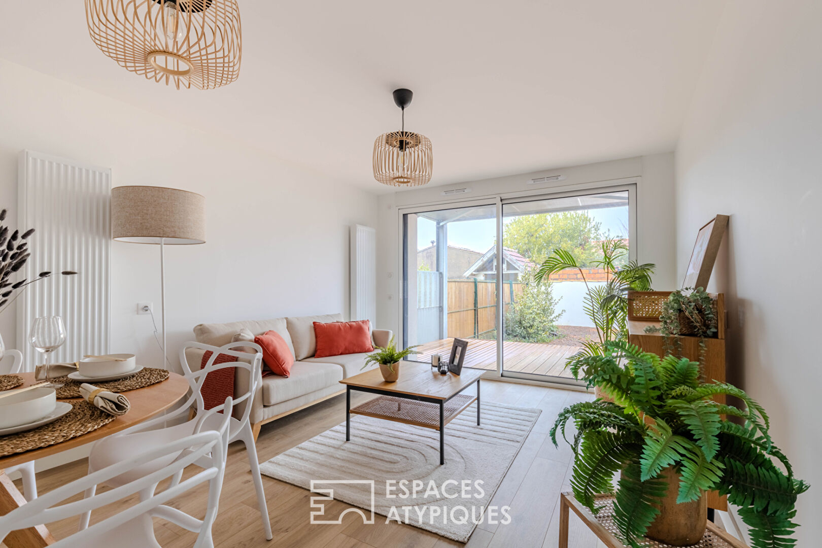 Bel appartement avec terrasse et jardin privatif proche de saint Augustin