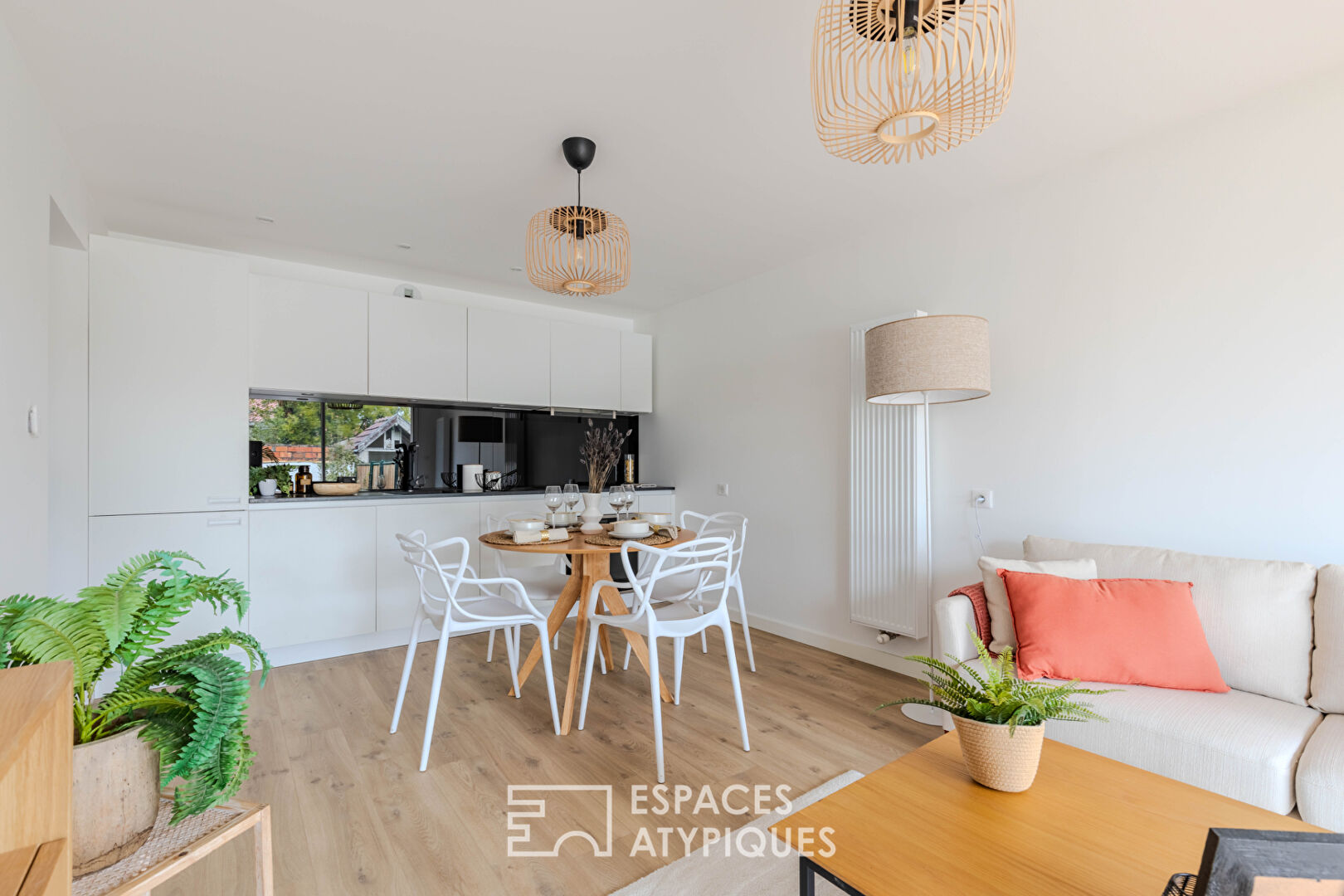 Bel appartement avec terrasse et jardin privatif proche de saint Augustin