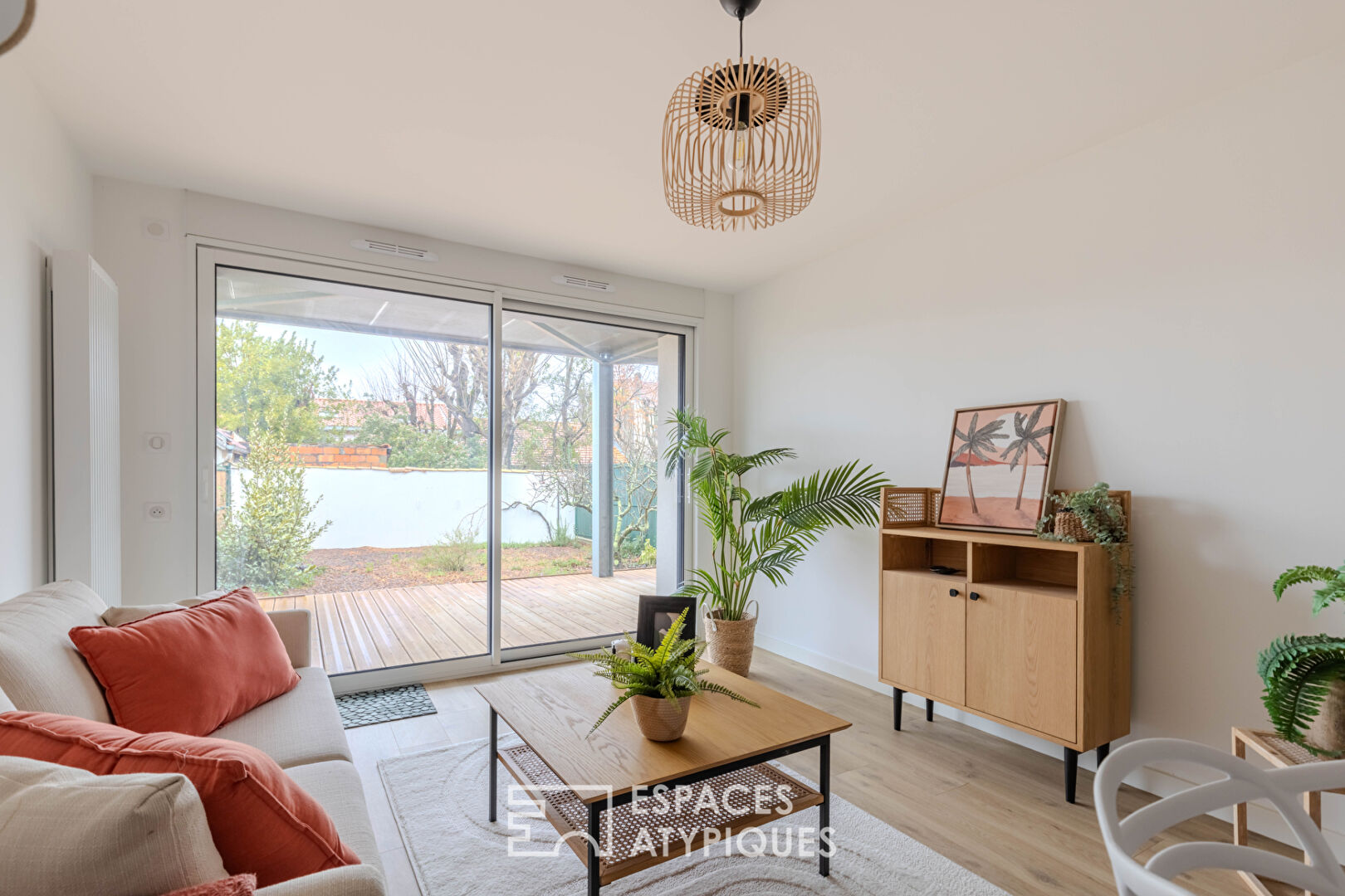 Bel appartement avec terrasse et jardin privatif proche de saint Augustin