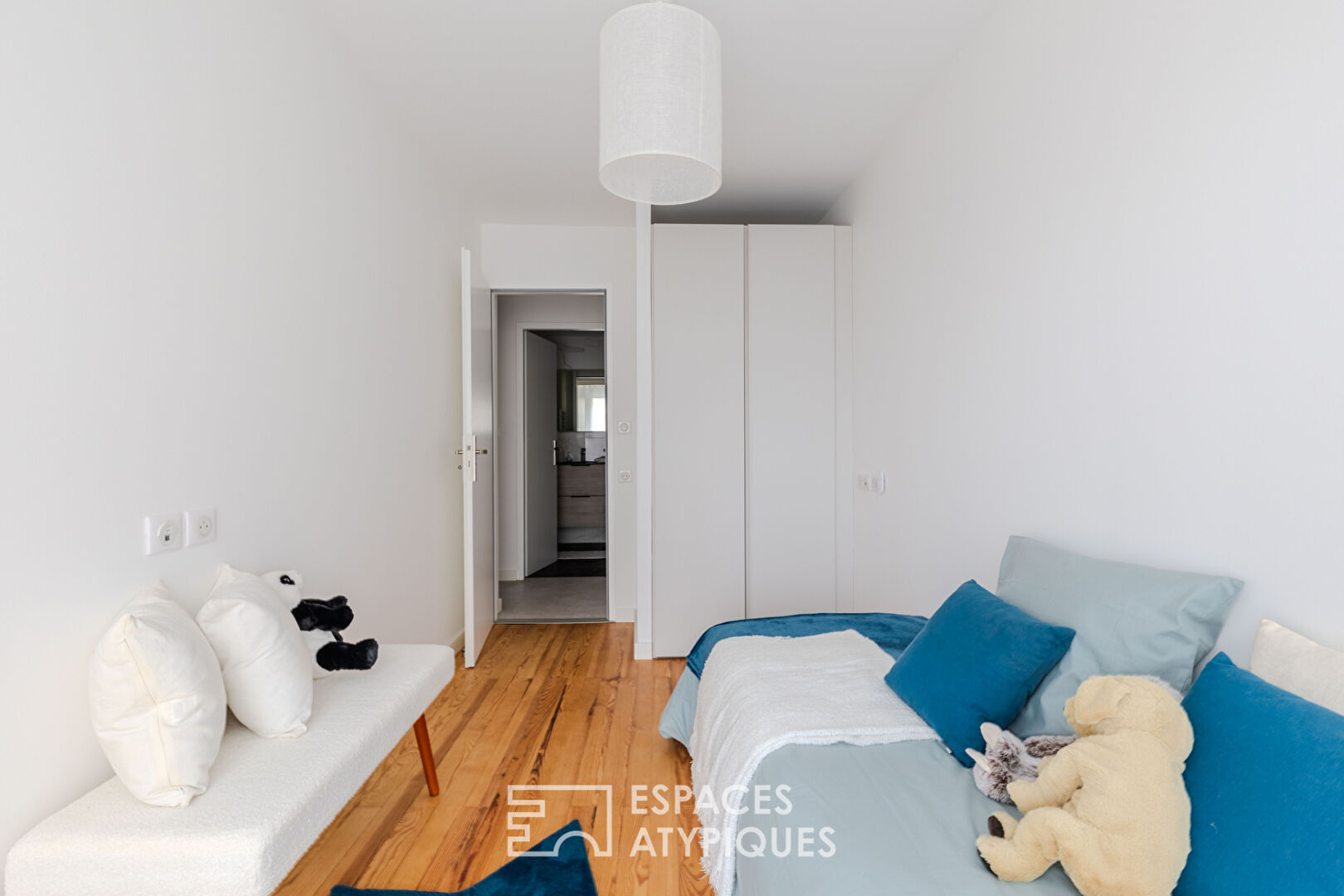 High-end apartment with terrace and garage