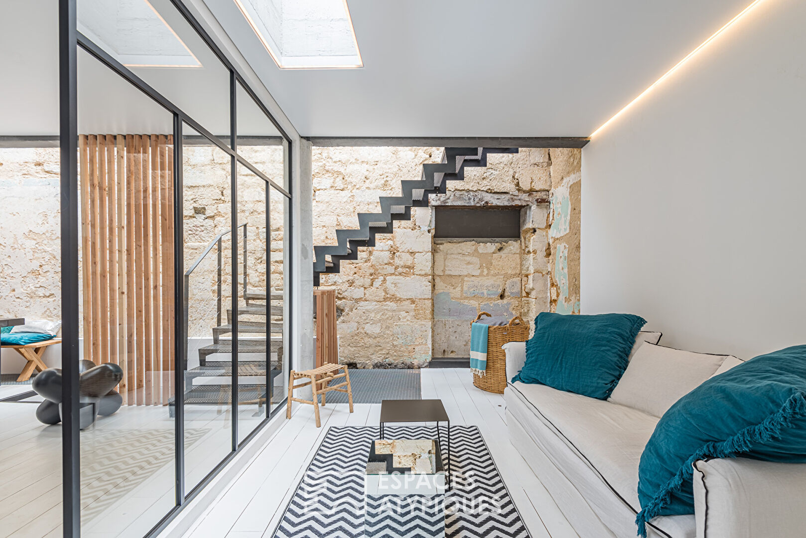 Magnificent loft with roof terrace in Les Chartrons