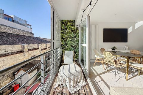 Renovated apartment with loggias and parking