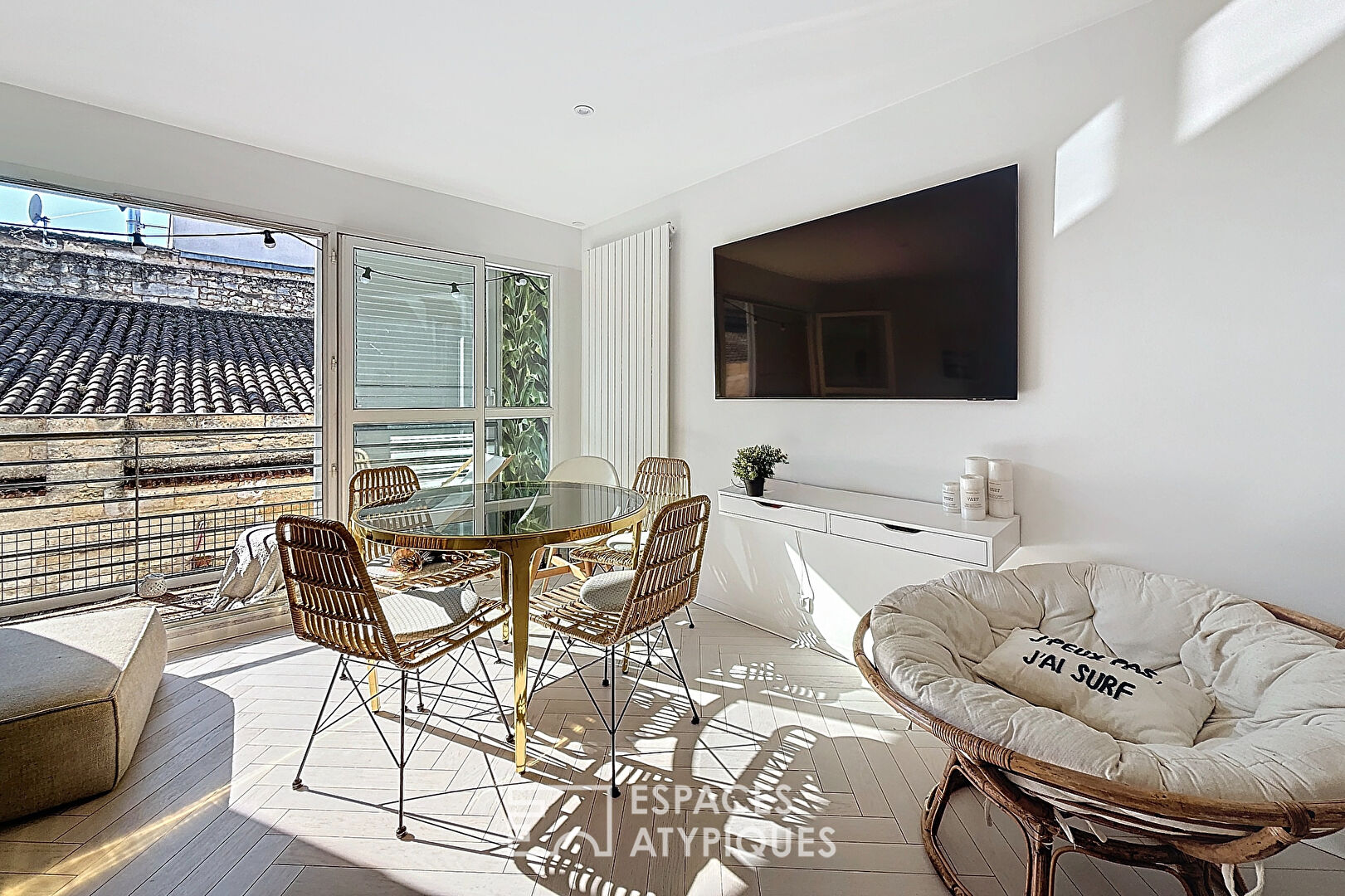 Renovated apartment with loggias and parking