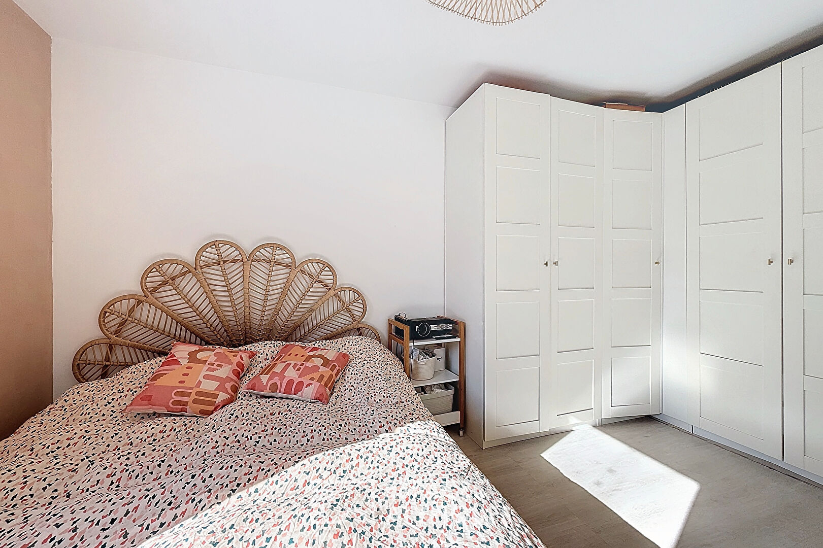 Renovated apartment with loggias and parking