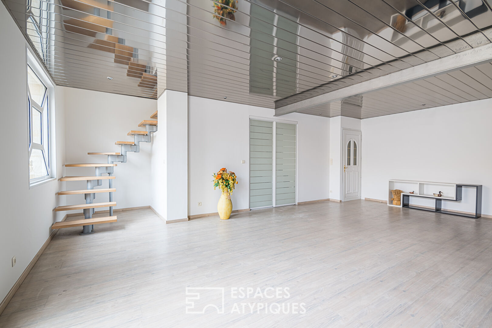 The character building in the heart of Libourne