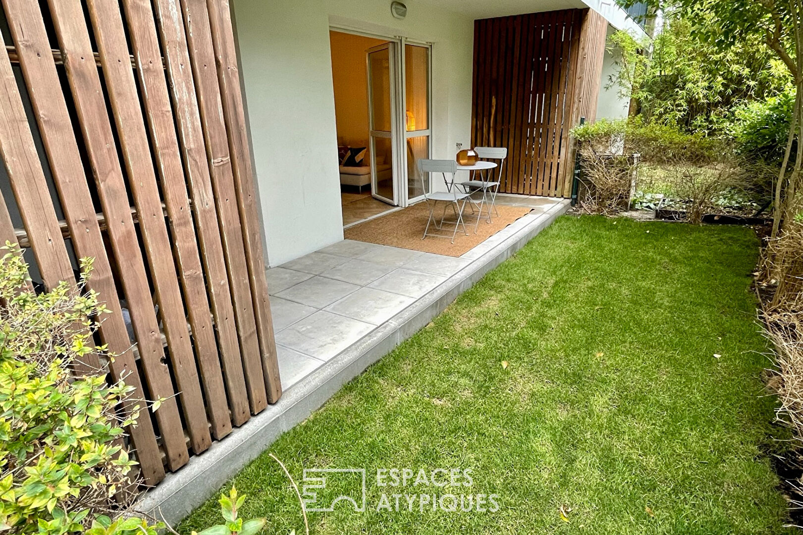 Bel appartement rénové avec jardin aux Chartrons