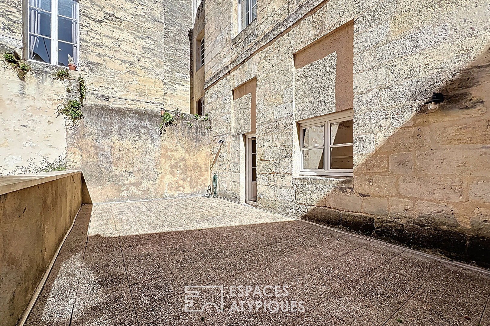 Appartement avec grande terrasse au coeur du centre historique de Bordeaux
