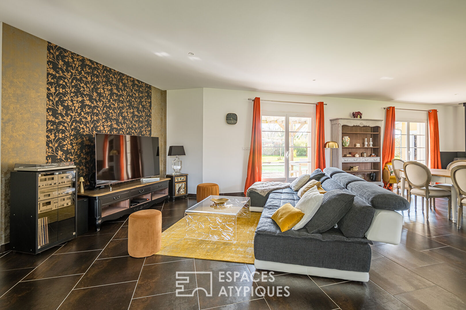 Belle maison de plain pied avec piscine à Saint Selve