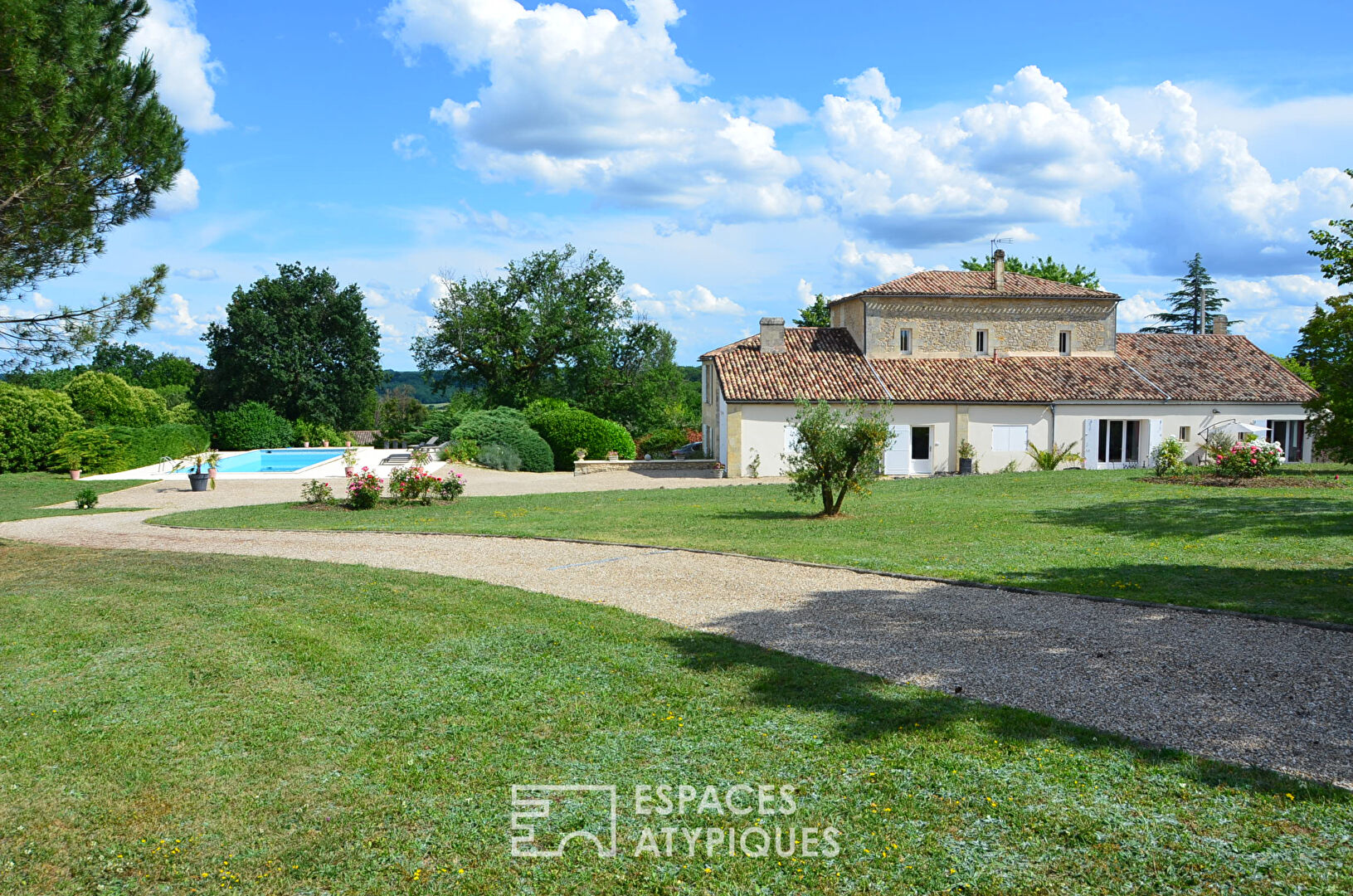 Charming residence with swimming pool