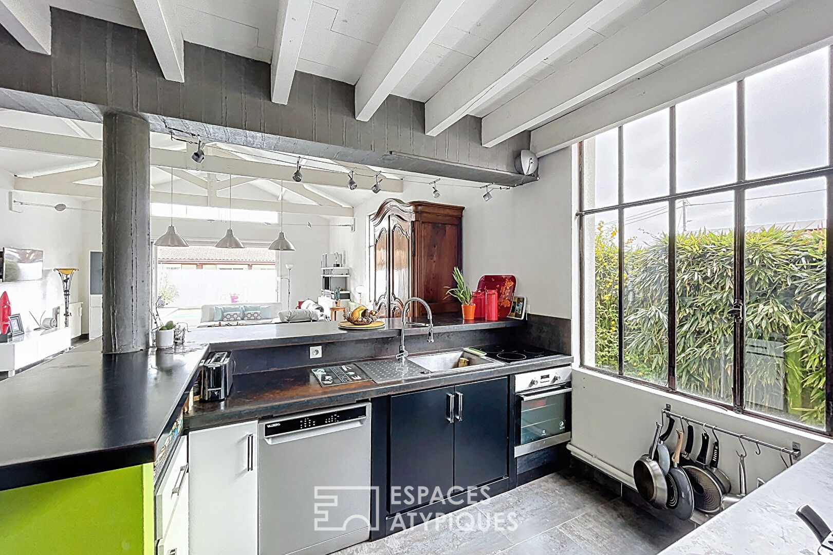 Loft-style house with terrace and swimming pool
