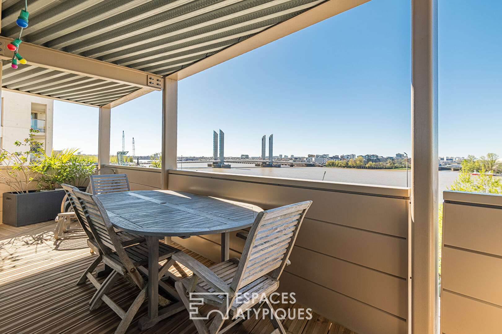 Exceptional apartment with panoramic view of the Garonne