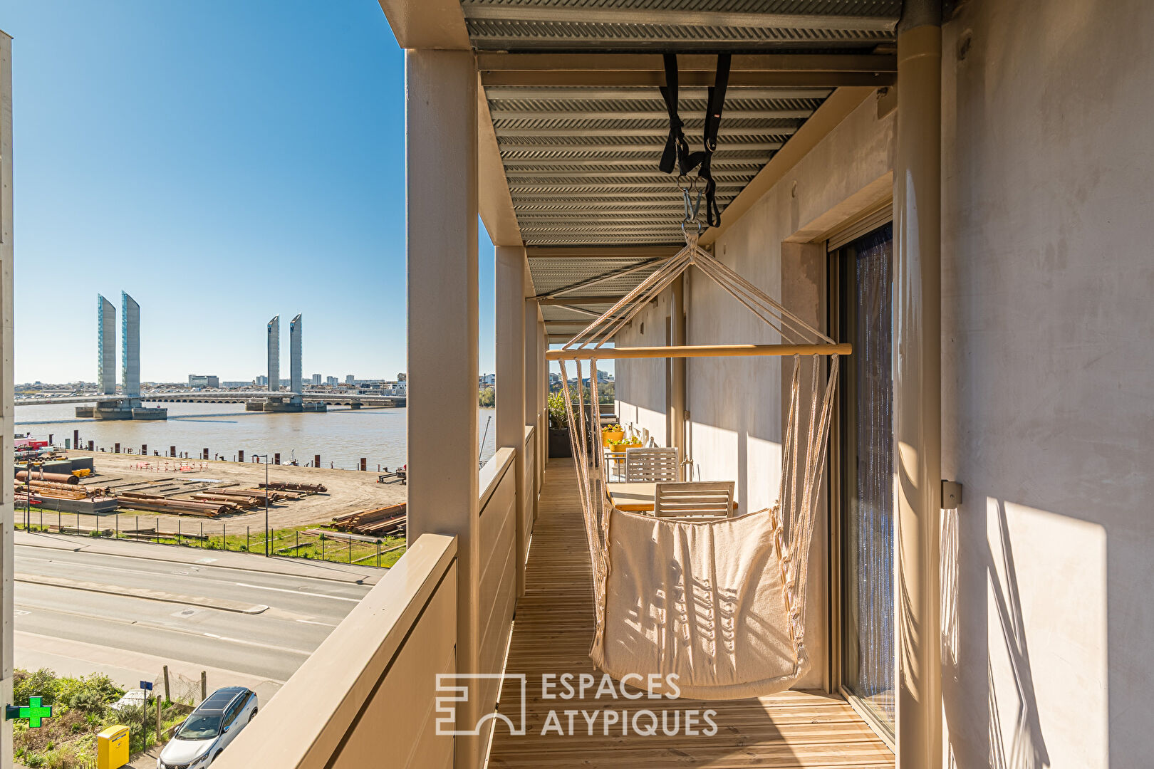 Exceptional apartment with panoramic view of the Garonne