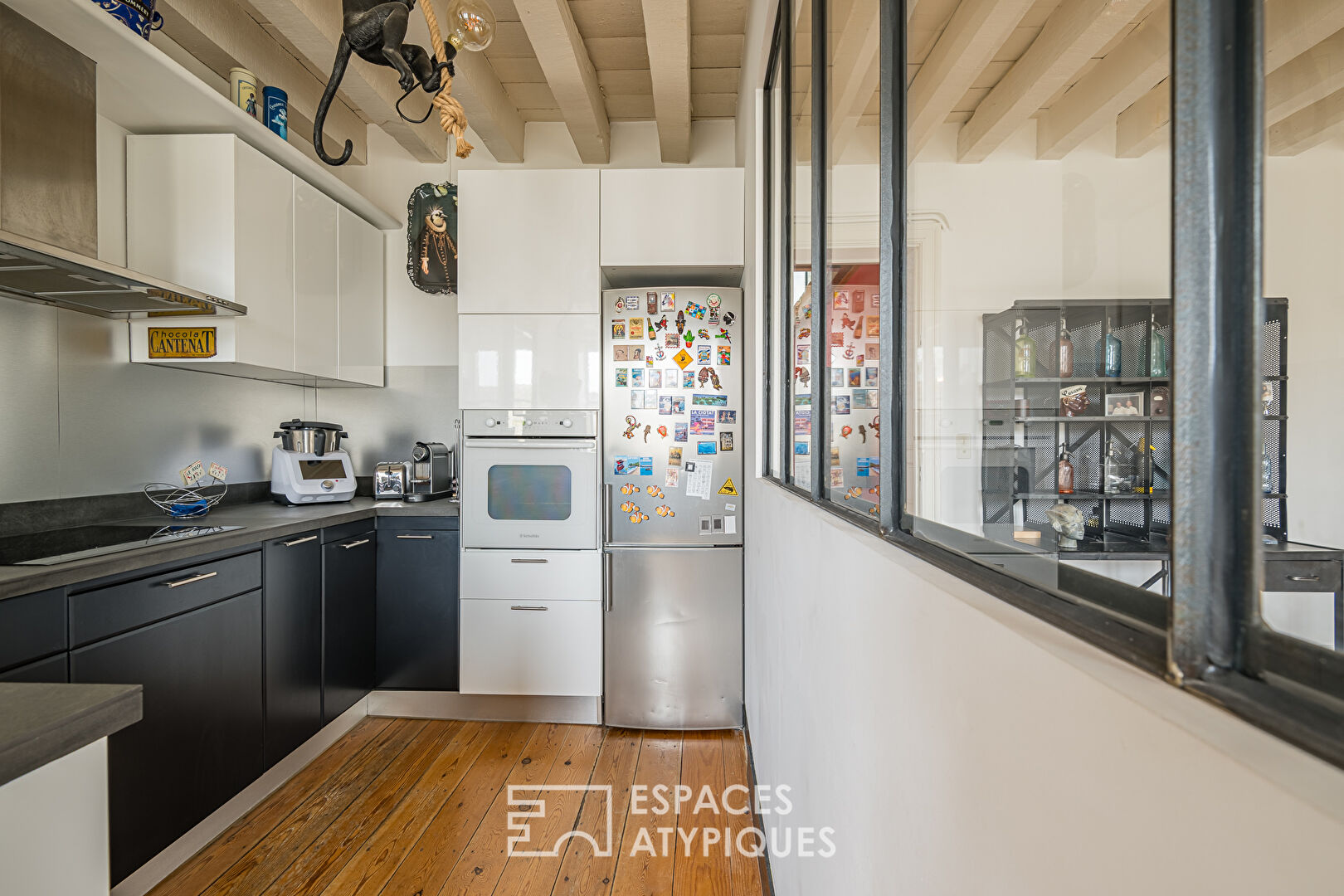 Appartement de charme au dernier étage avec terrasse à Tourny