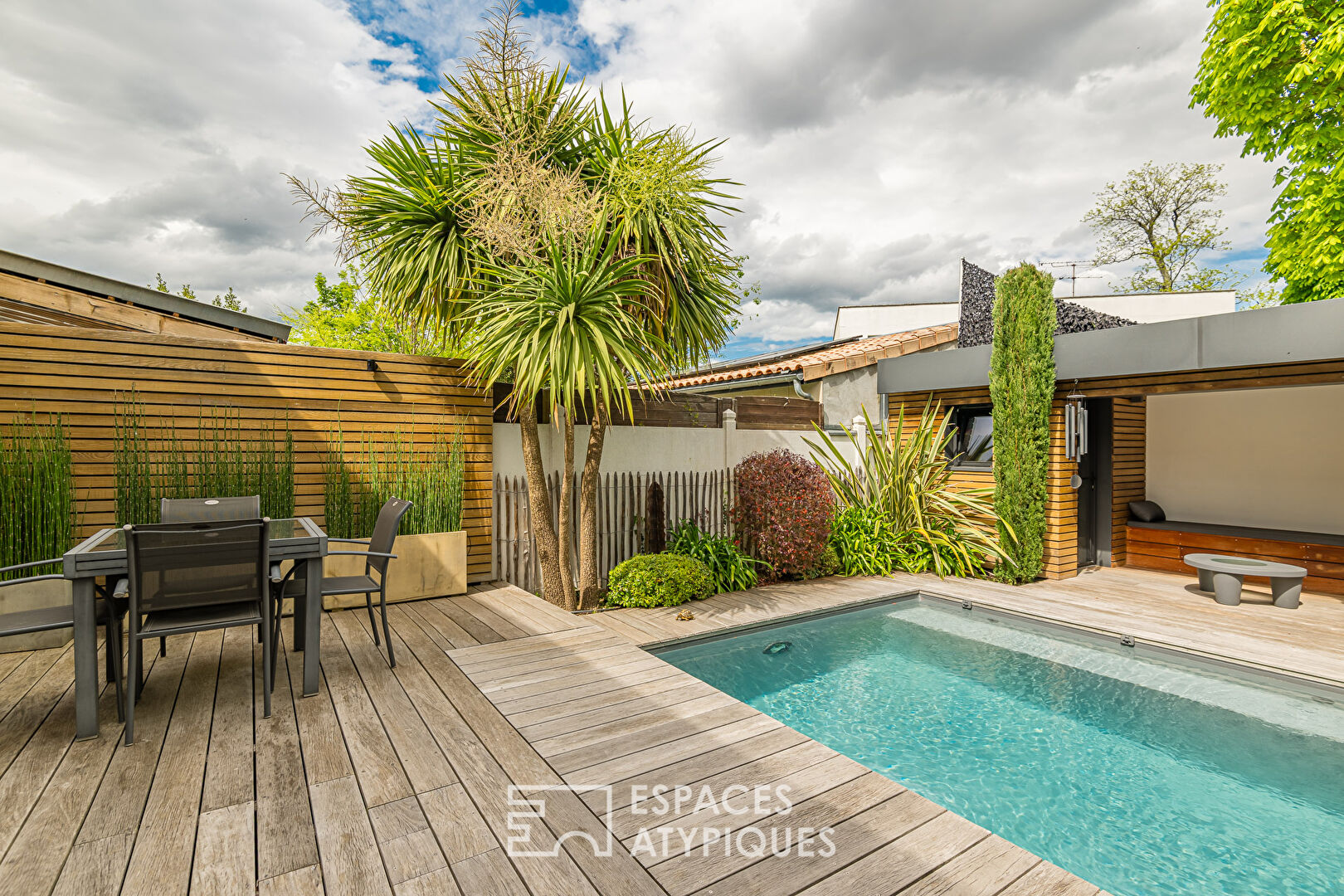 Echoppe avec piscine et garage proche barrière de Pessac