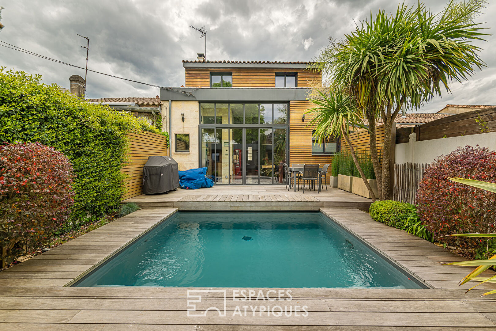 Echoppe avec piscine et garage proche barrière de Pessac