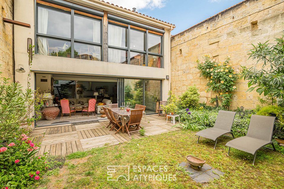 Ancien chai réhabilité avec piscine intérieure, jardin et garage