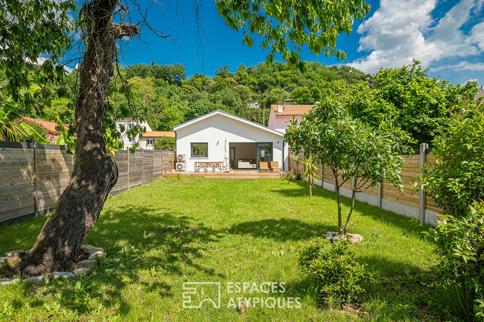 Maison de plain pied rénovée avec jardin